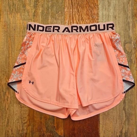 Under Armour women's shorts - Picture 1 of 3